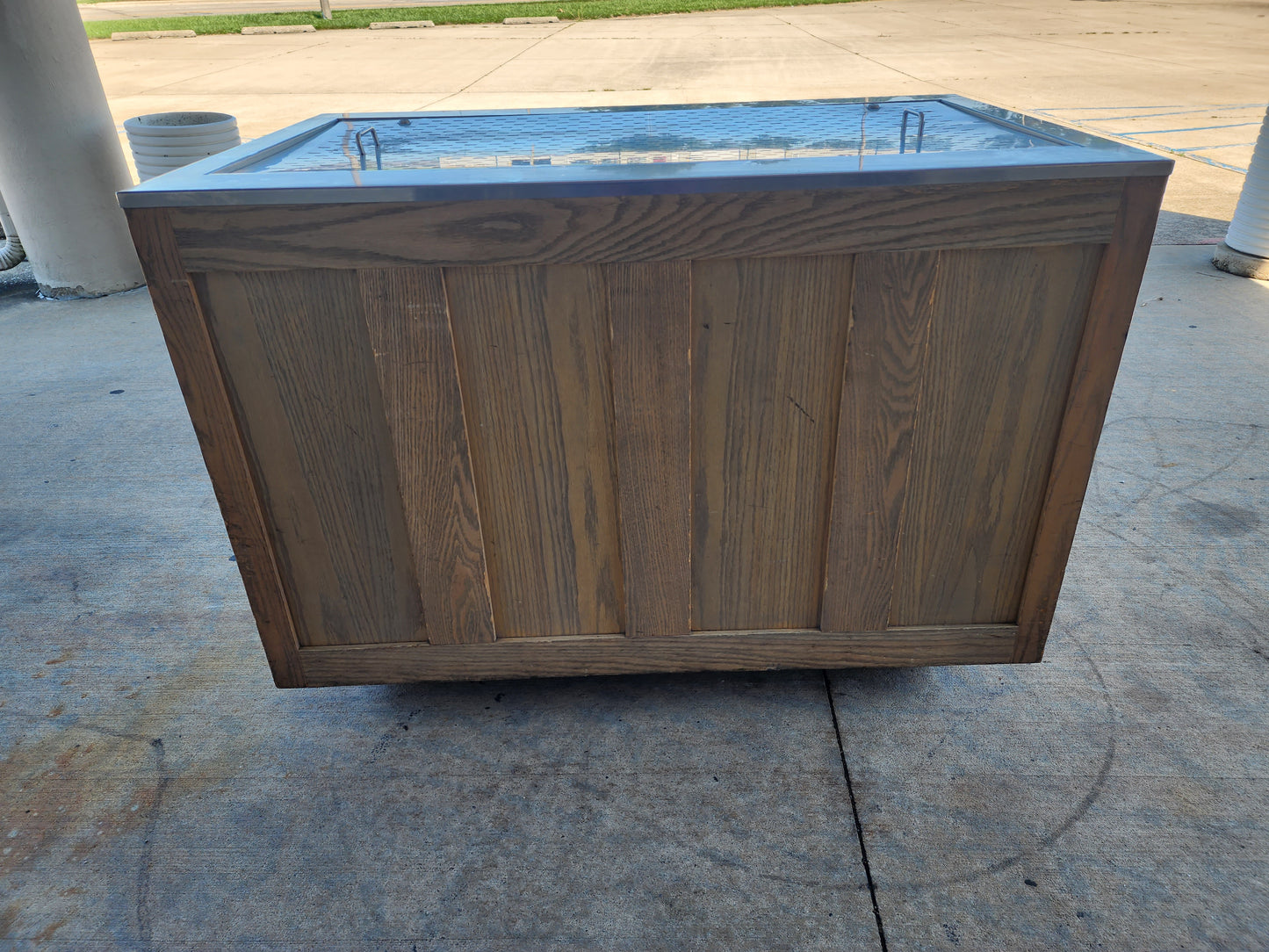 Used Refrigerated Cabinet with removable lid - No Key for lock