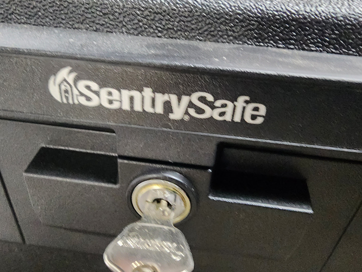 New File Safe, 0.6 cu ft, 32 lb, Privacy Key Lock