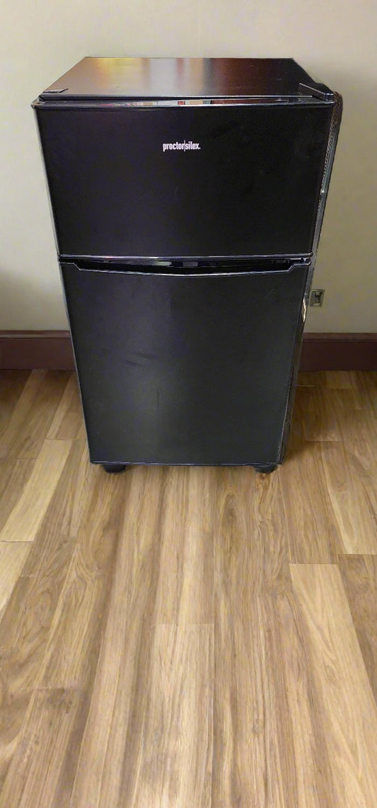 Used Proctor|Silex PSR31TBKE Compact Refrigerator w/ Reversible Double Door Top Mounted Freezer, 3.1 Cubic Feet, Black 120V