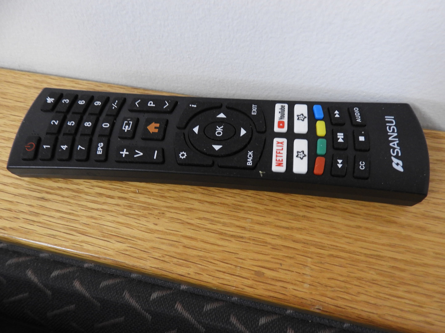 Used SANSUI S40P28FN 40-Inch 1080p Full HD LED Smart TV with Remote Control