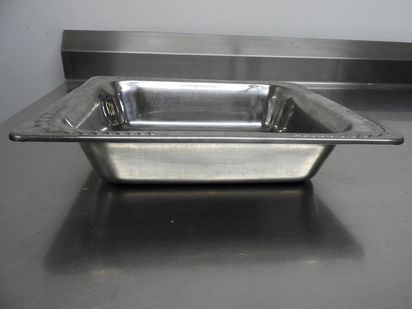 Used Vollrath 8230720 Miramar 3.4Qt Rectangular Decorative 1/2 Size Food Pan