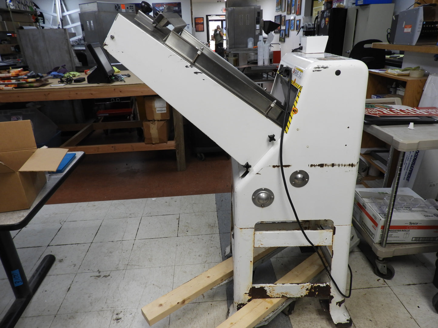 Used Oliver 797-32NC Gravity-Feed Commercial Bread Slicer w/ Last-Loaf Pusher