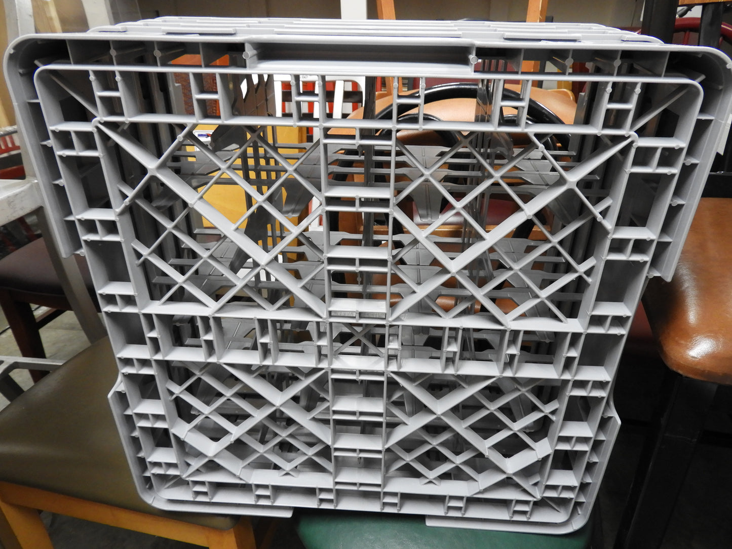 Used Cambro 16S800151 Camrack Soft Gray 16 Compartment Glass Washing Rack