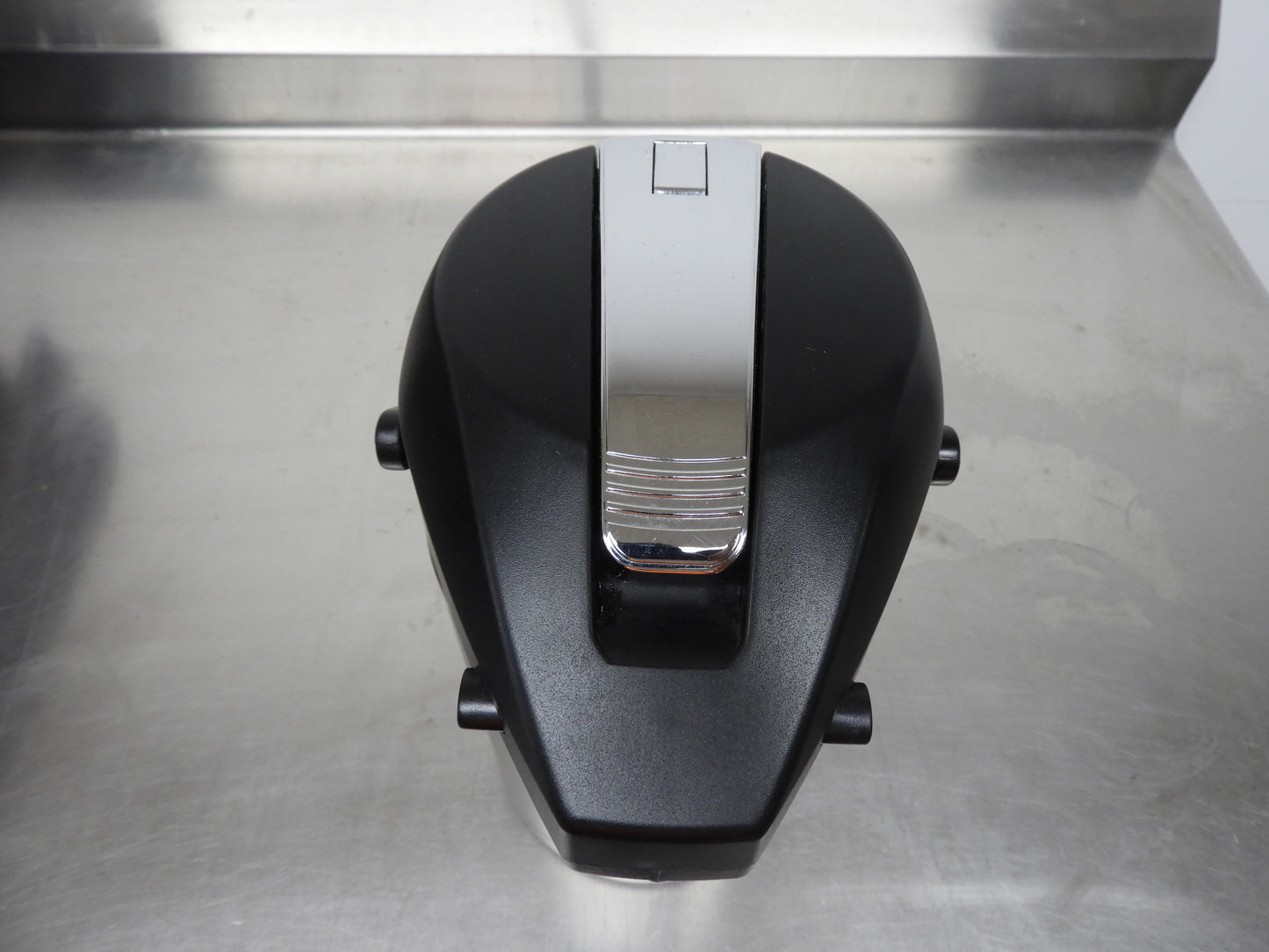 Used Bunn 2.5 Liter Stainless Steel Lined Lever Action Coffee Airpot 32125.0000