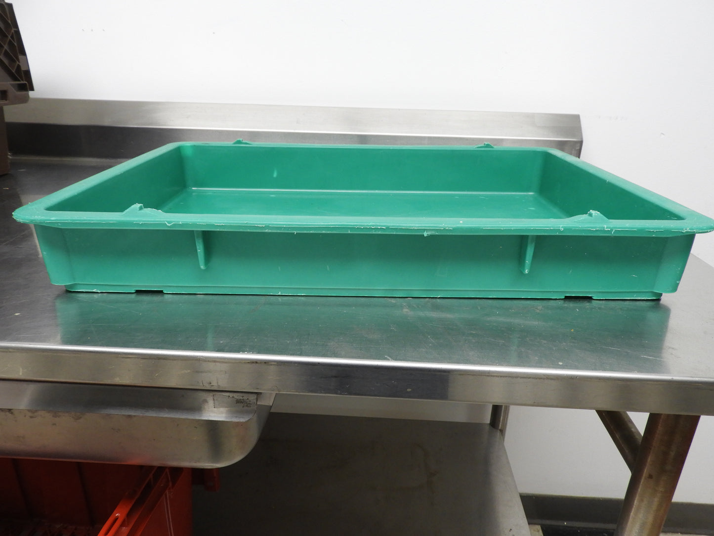 Used Green DoughMate CPT-7D Commercial Plastic Dough Tray 26"Lx18"Wx3"H