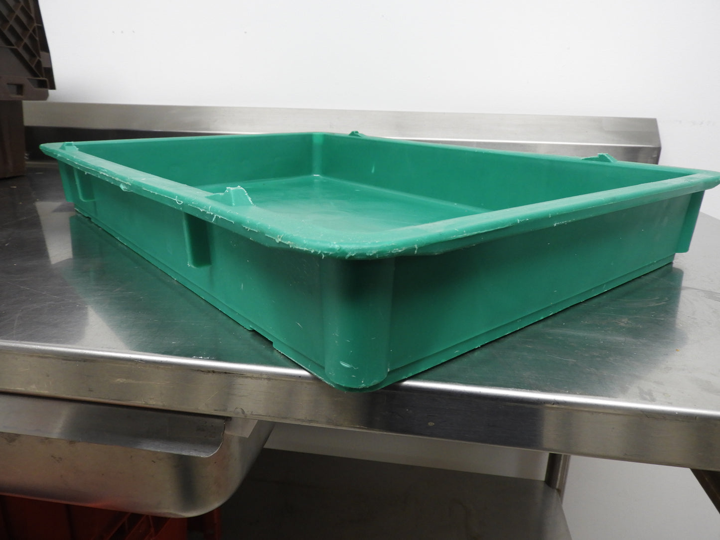 Used Green DoughMate CPT-7D Commercial Plastic Dough Tray 26"Lx18"Wx3"H