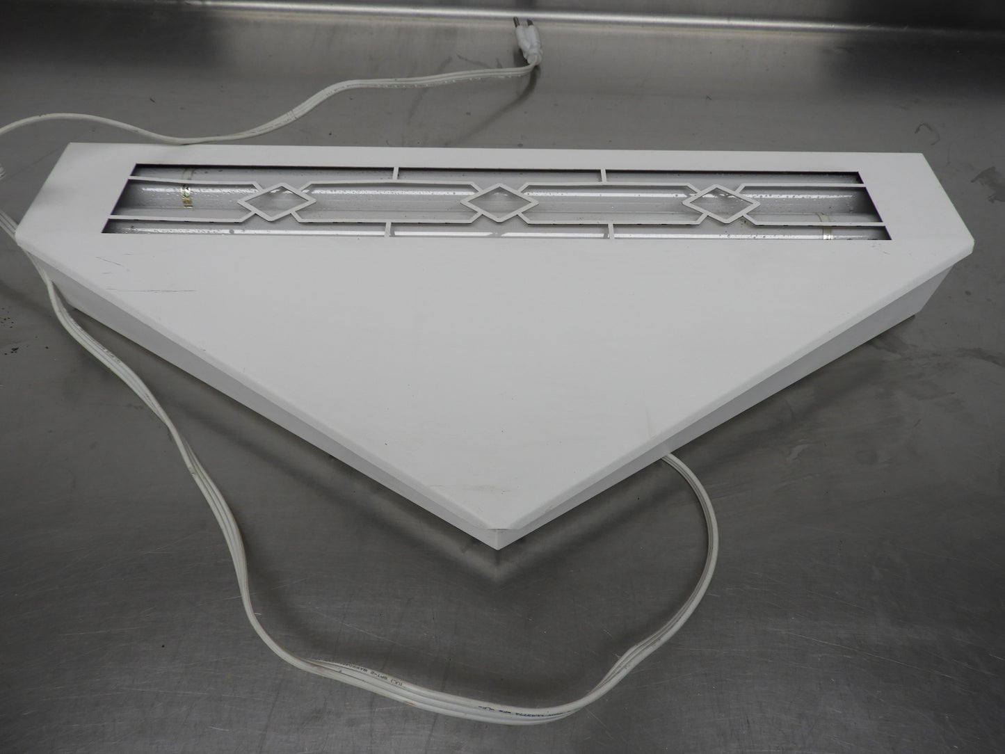 Used Gilbert 2000GT Flying Venus Wall Mount Commercial UV Insect Light Trap w/ Glueboard 120V