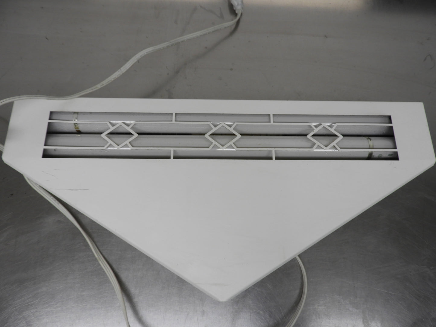 Used Gilbert 2000GT Flying Venus Wall Mount Commercial UV Insect Light Trap w/ Glueboard 120V