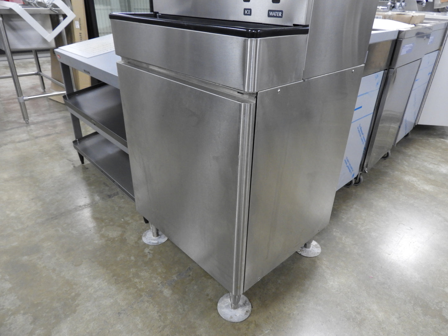 Used Hoshizaki DCM-500BWH-OS Opti-Serve Ice Machine and Water Dispenser - 40 lb. Storage Water Cooled