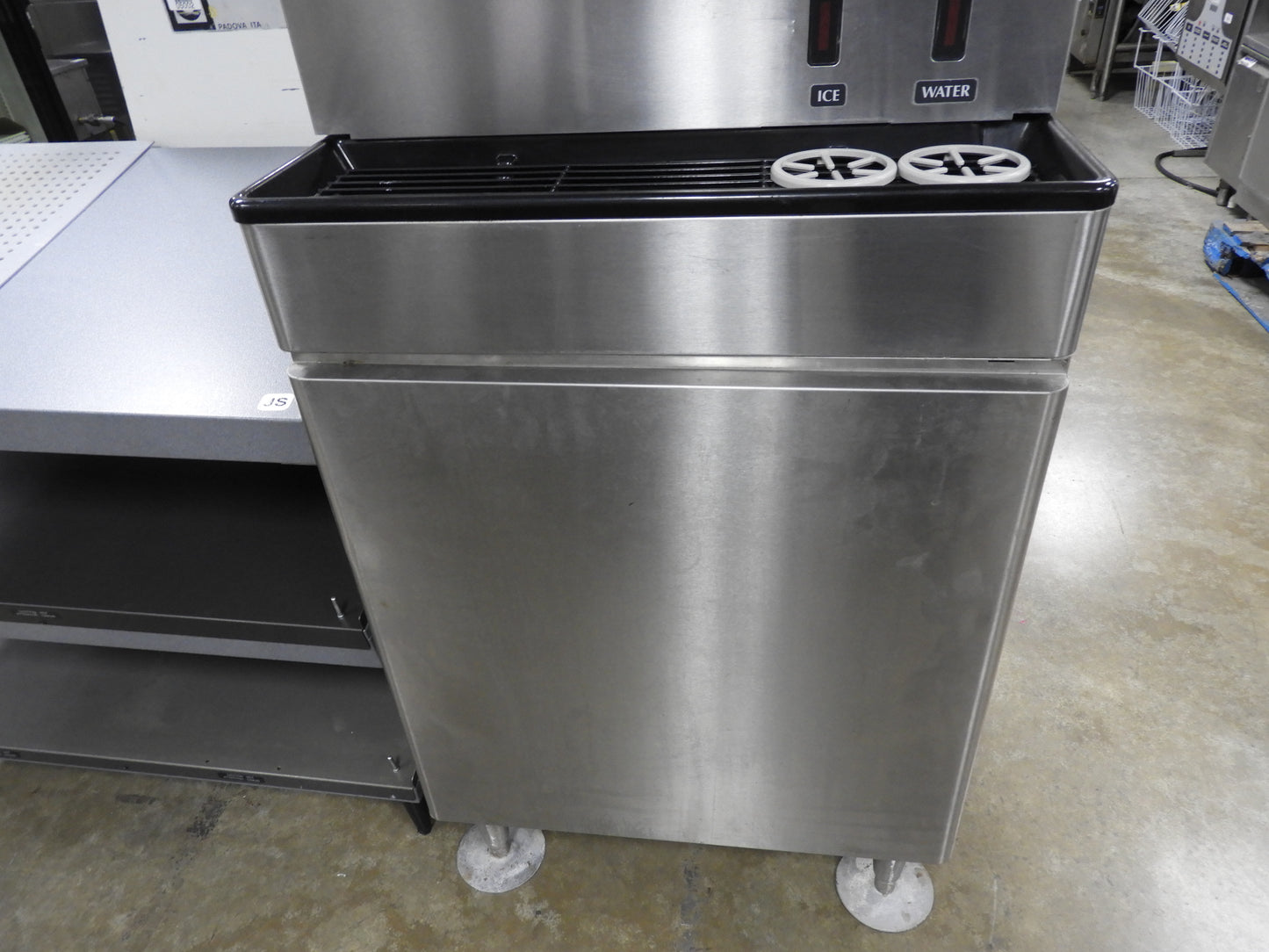 Used Hoshizaki DCM-500BWH-OS Opti-Serve Ice Machine and Water Dispenser - 40 lb. Storage Water Cooled
