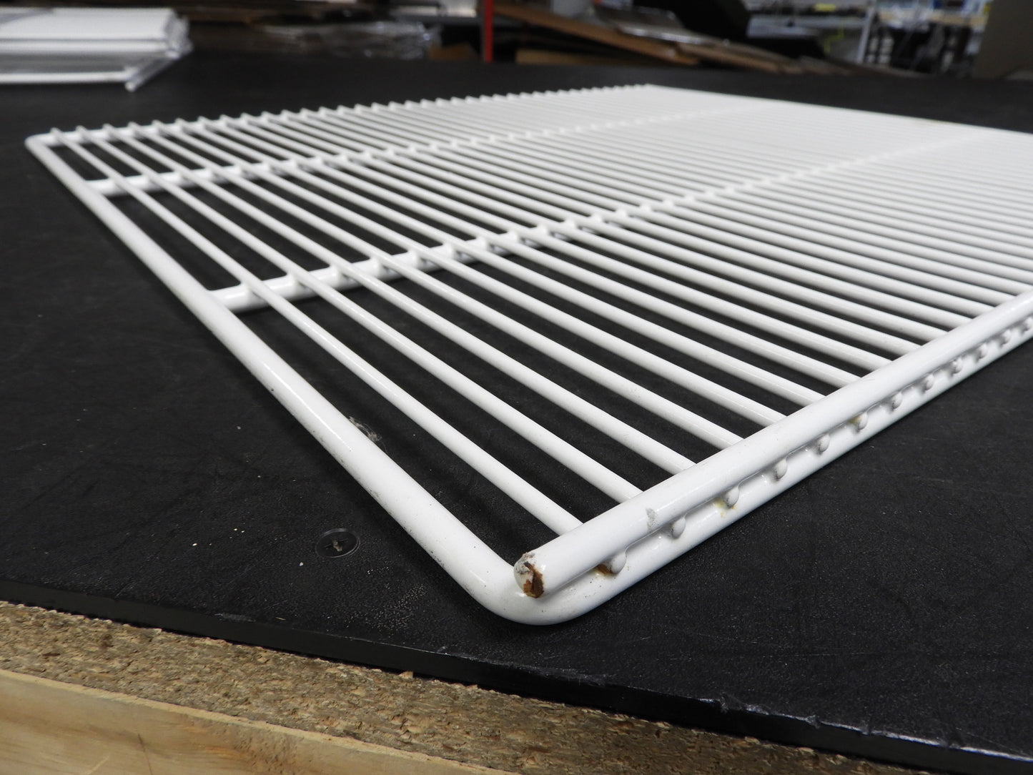 Used TRUE Commercial Retail Refrigerator/Freezer White Wire Shelf 24"x20.75"