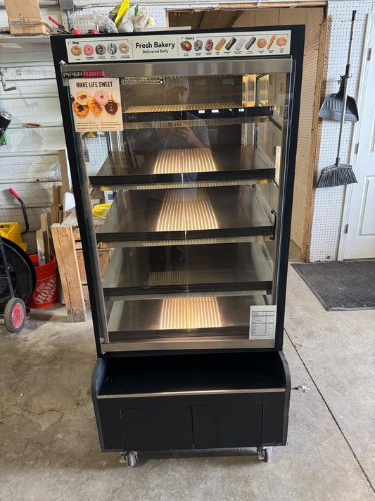 Used Piper TFC-L5 Bakery Display Case Merchandiser with LED Lights and Casters 120V