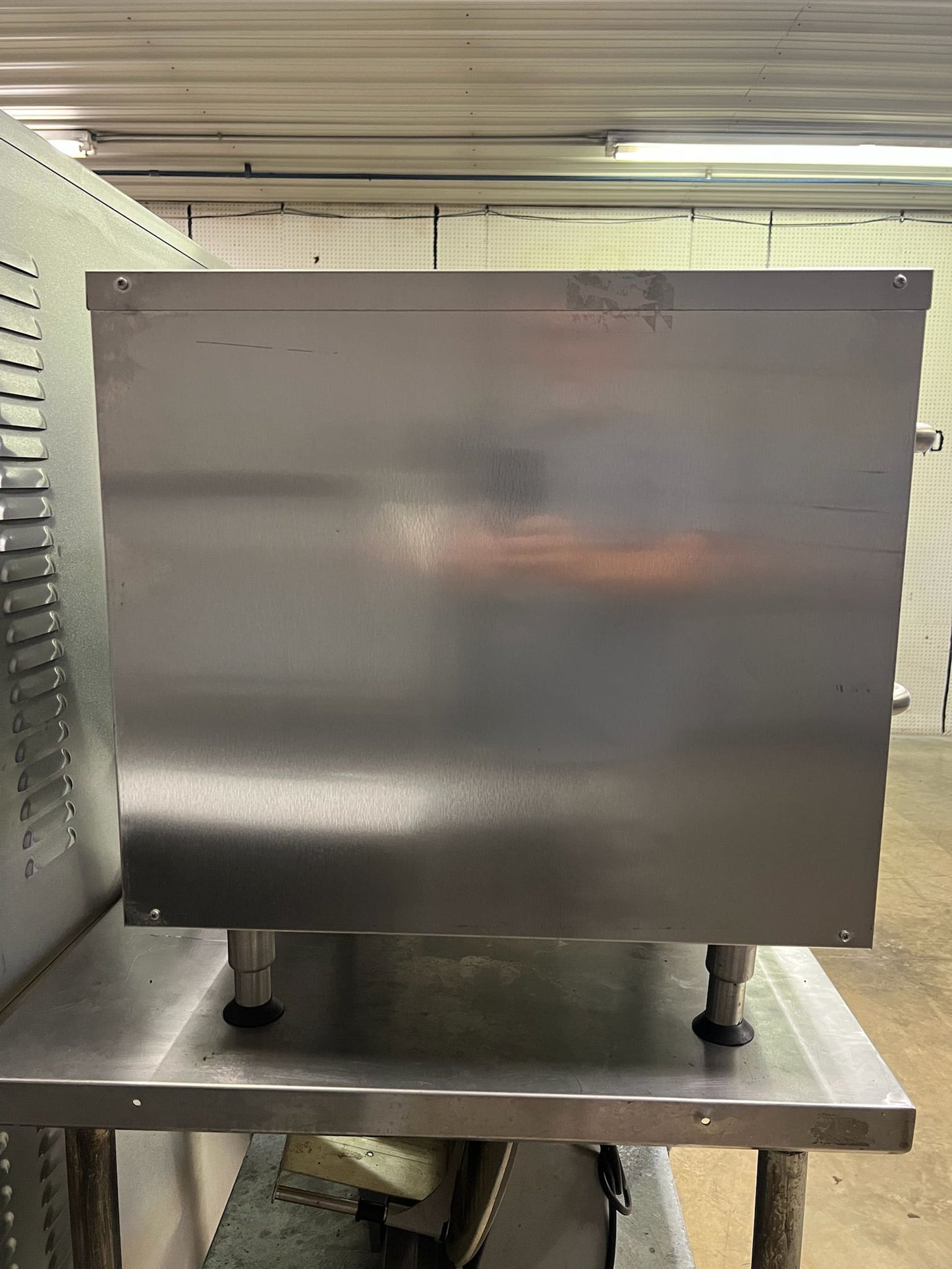 Used Vulcan VW2S Freestanding Two Drawer Food Warmer - 120V, 950W - WO1