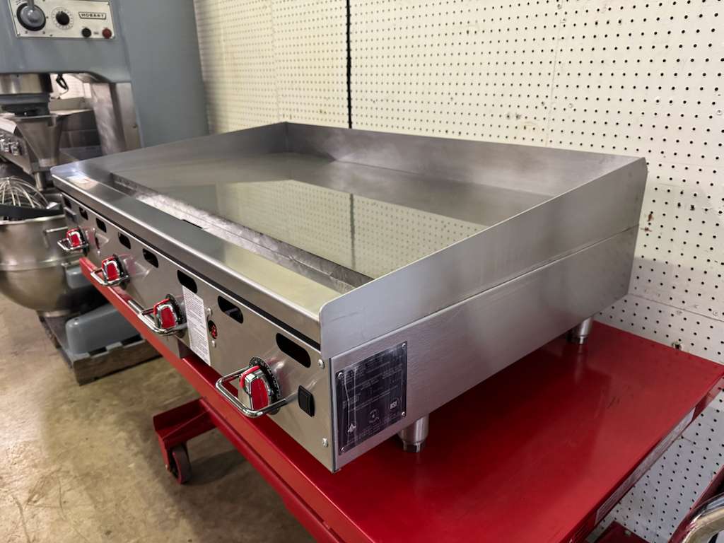 Used 48" Vulcan NG Griddle with Snap Action Thermostatic Controls - 108,000 BTU - WO1