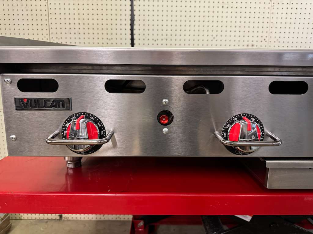 Used 48" Vulcan NG Griddle with Snap Action Thermostatic Controls - 108,000 BTU - WO1