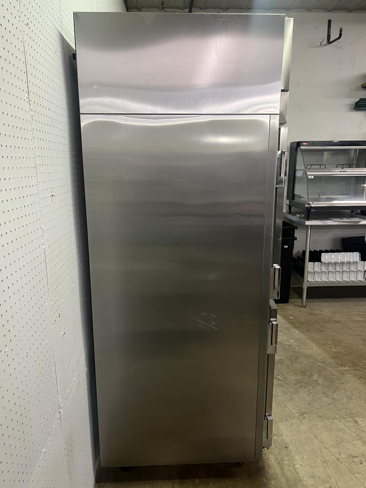 Used Victory Ultraspec FS-1D-S1-HC Reach In Solid 2 Half Door Freezer 115V