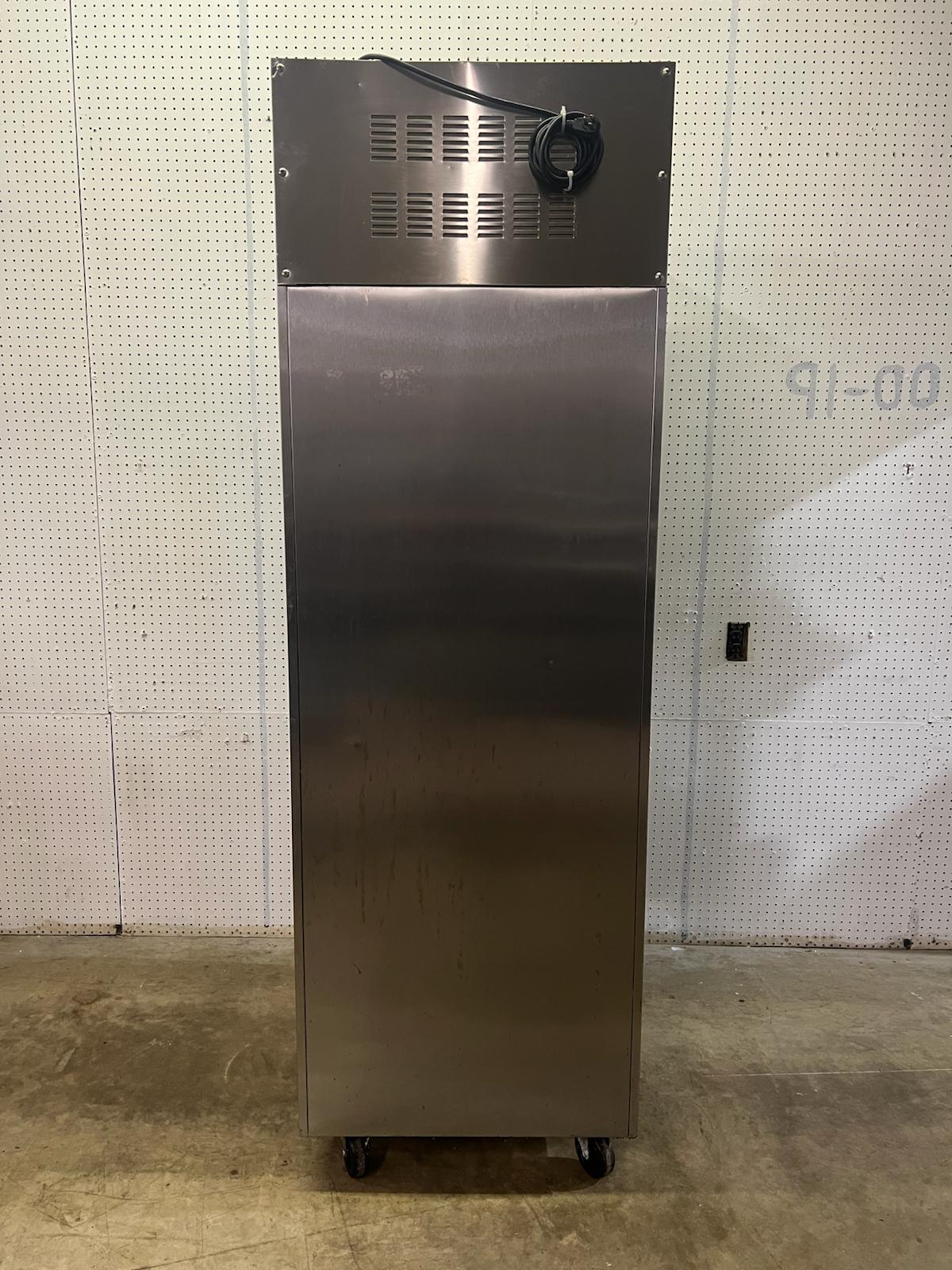 Used Victory Ultraspec FS-1D-S1-HC Reach In Solid 2 Half Door Freezer 115V