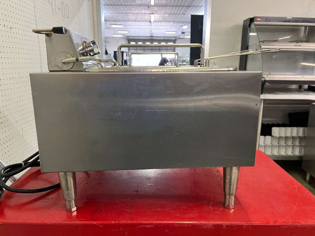 Used Star  301HLF Electric Countertop Fryer 15lb Oil Capacity – 208/240V 1PH