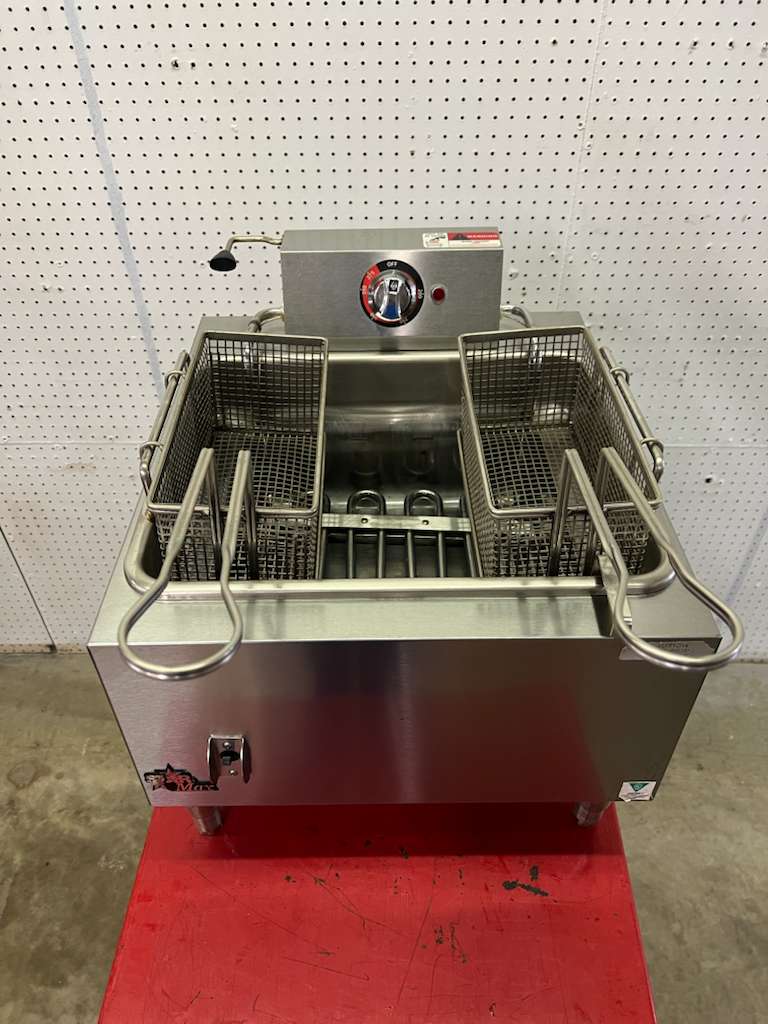 Used Star  301HLF Electric Countertop Fryer 15lb Oil Capacity – 208/240V 1PH