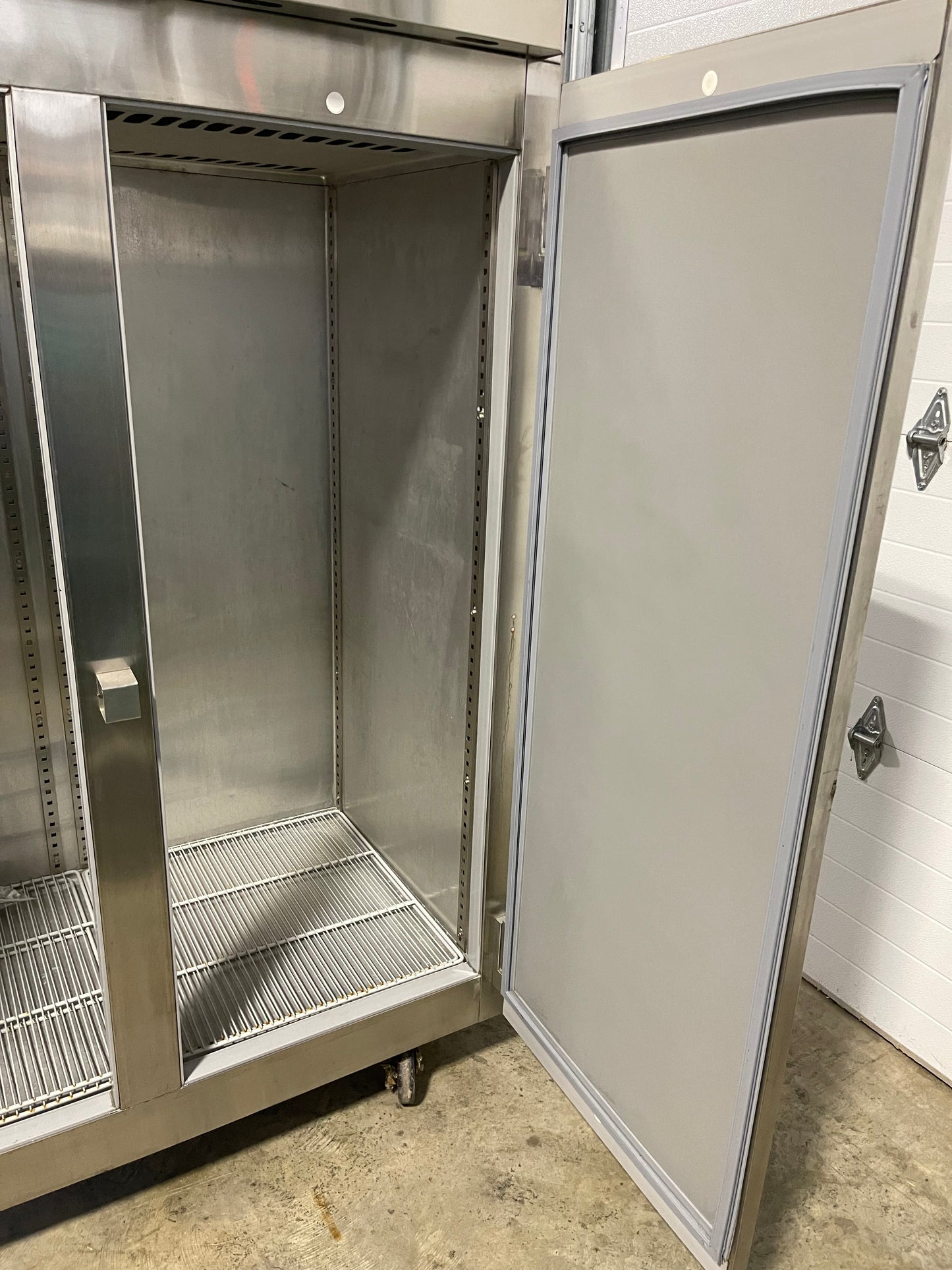 Used Victory VF-SA-2D 52" V-Series Top Mounted Double Solid Door Reach-In Freezer - WH