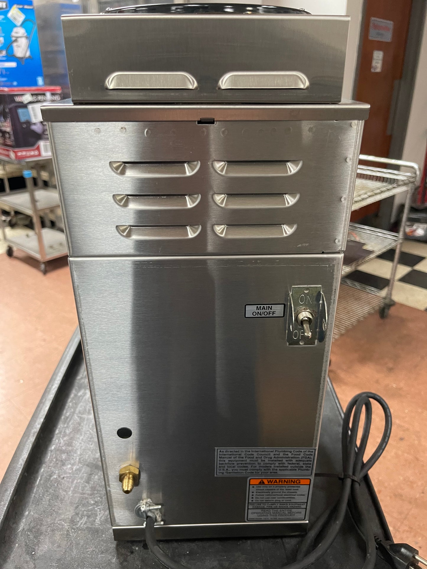 Used BUNN AXIOM® DV-3 Dual Voltage 12 Cup Coffee Brewer Machine with 3 Warmers 120V - Shir