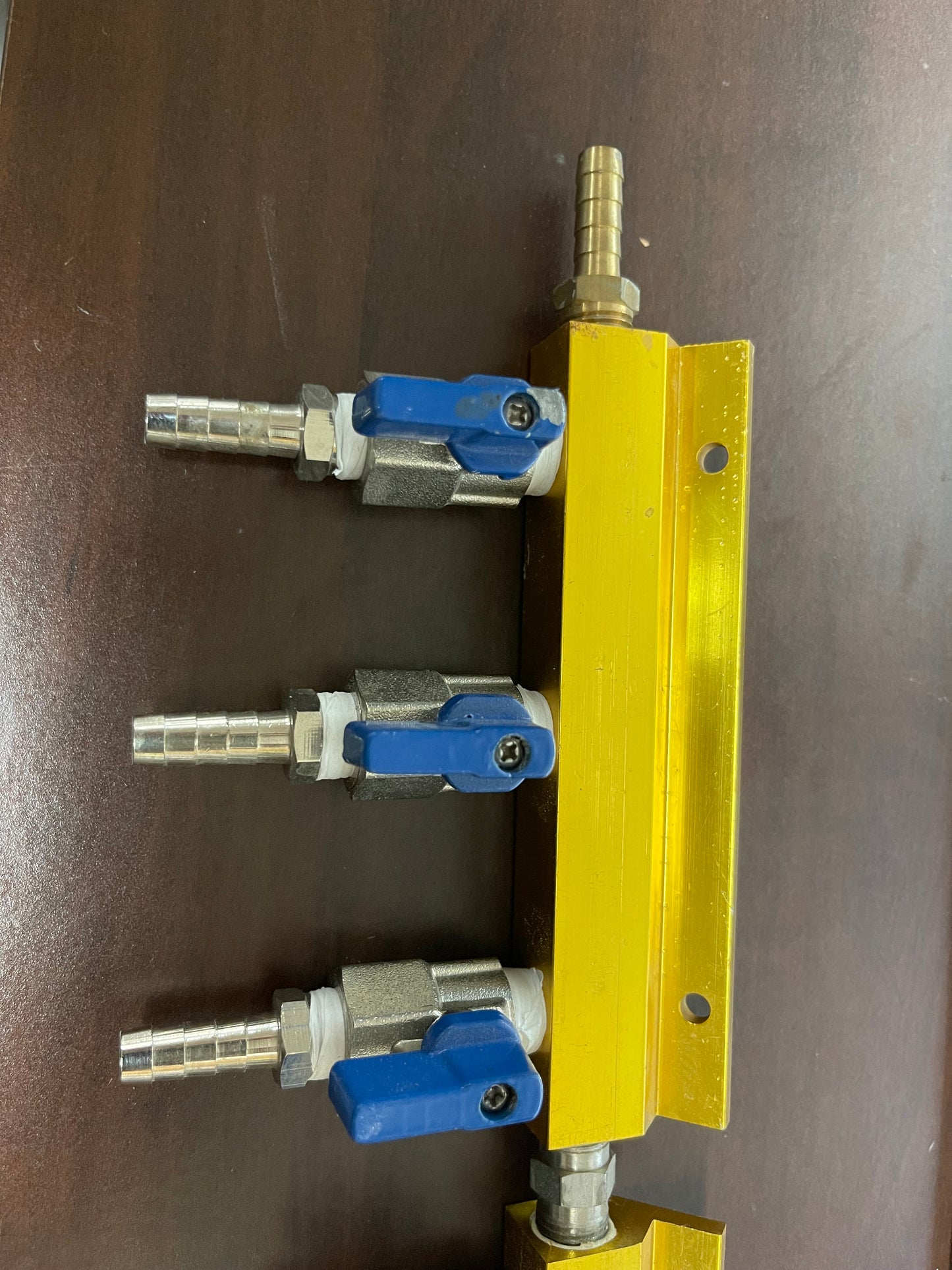 Used 6 Valve Brass 3/8" Beer Tap Bar Soda Co2 Gas Manifold with Shut-off Valves