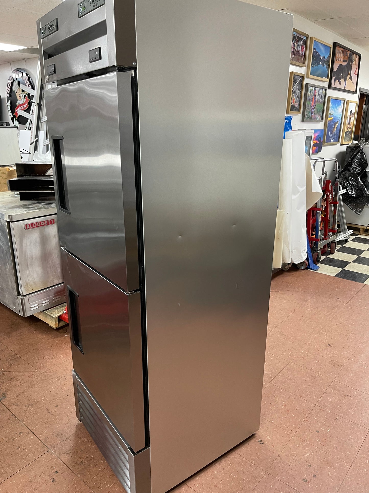 2018 True T-23DT-HC 27" One Section Reach-in Combo Refrigerator/Freezer 115V 9400323