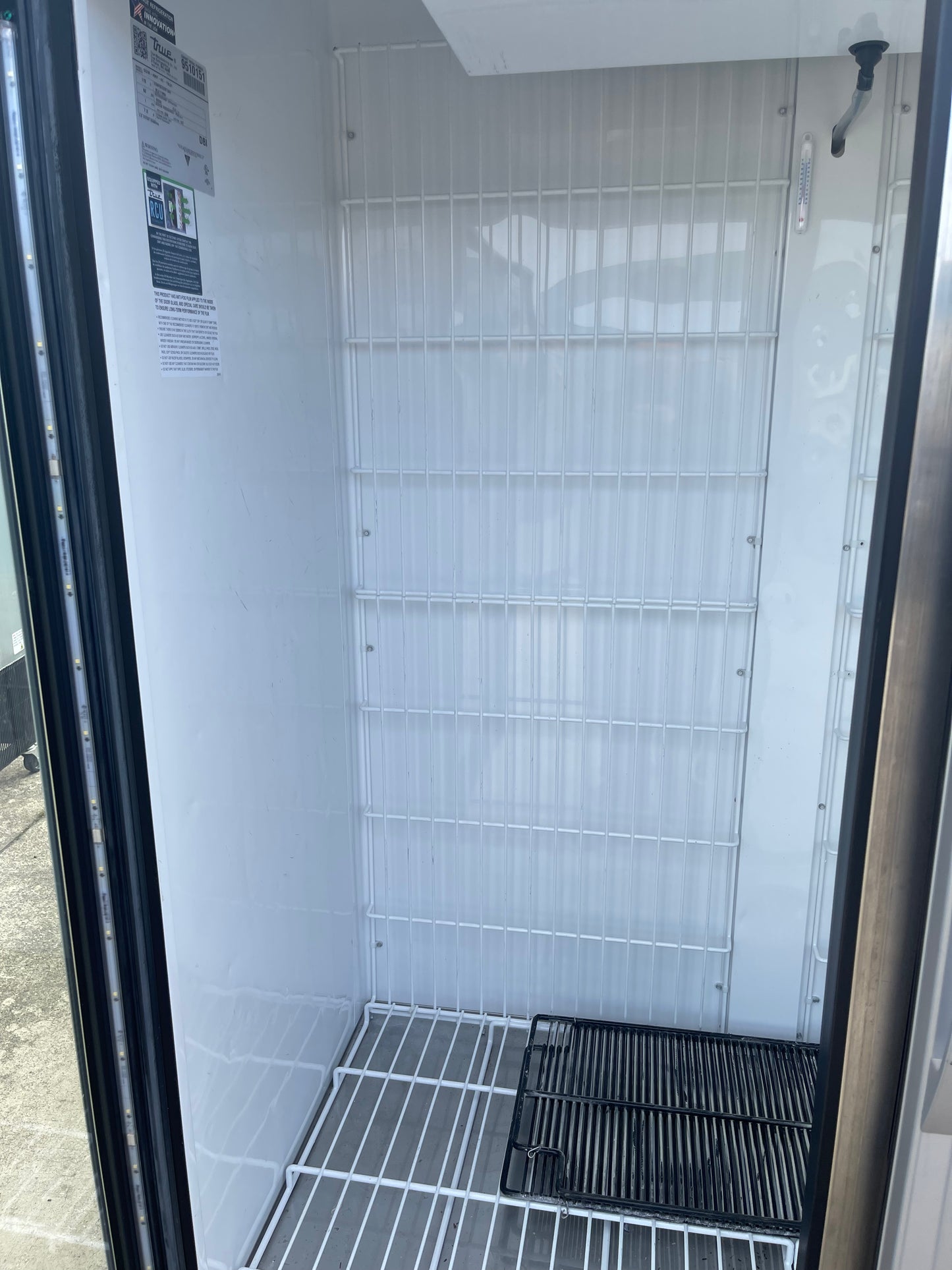 Used 2019 54" True GDIM-49NT-HC~TSL01 Glass 2 Door Ice Merchandiser Indoor Freezer 120V