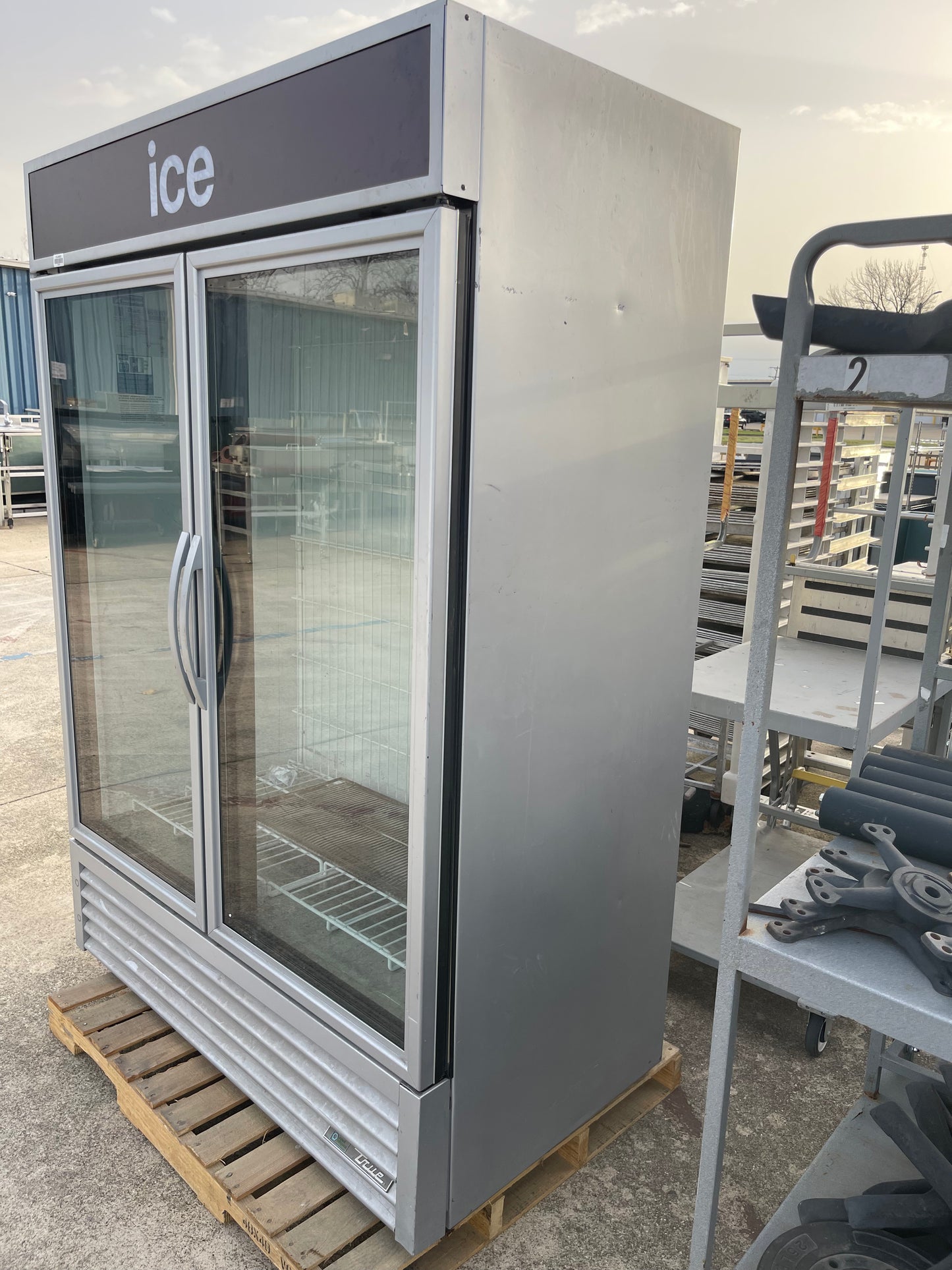 Used 2019 54" True GDIM-49NT-HC~TSL01 Glass 2 Door Ice Merchandiser Indoor Freezer 120V
