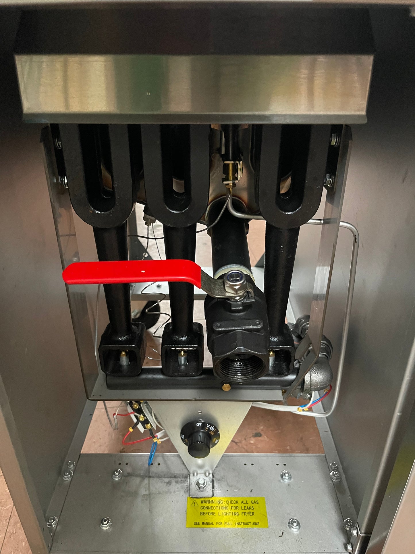 Used Dukers DCF3-LPG Liquid Propane Gas Floor Fryer with 3 Tube Burners 40lbs 90,000 BTU on Casters