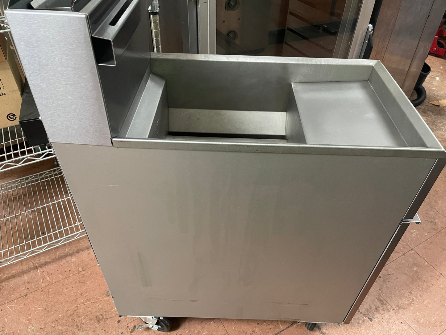 Used Dukers DCF3-LPG Liquid Propane Gas Floor Fryer with 3 Tube Burners 40lbs 90,000 BTU on Casters