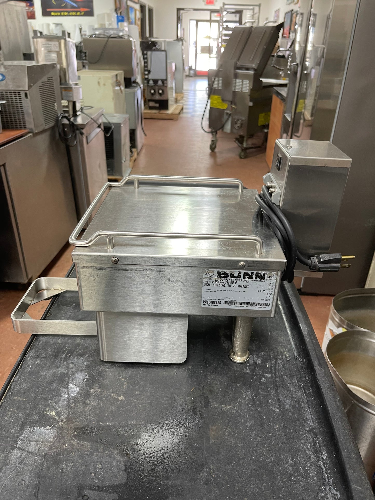 Used Bunn 27825.0007 Soft Heat Stainless Steel Coffee Docking Station - 120V SB