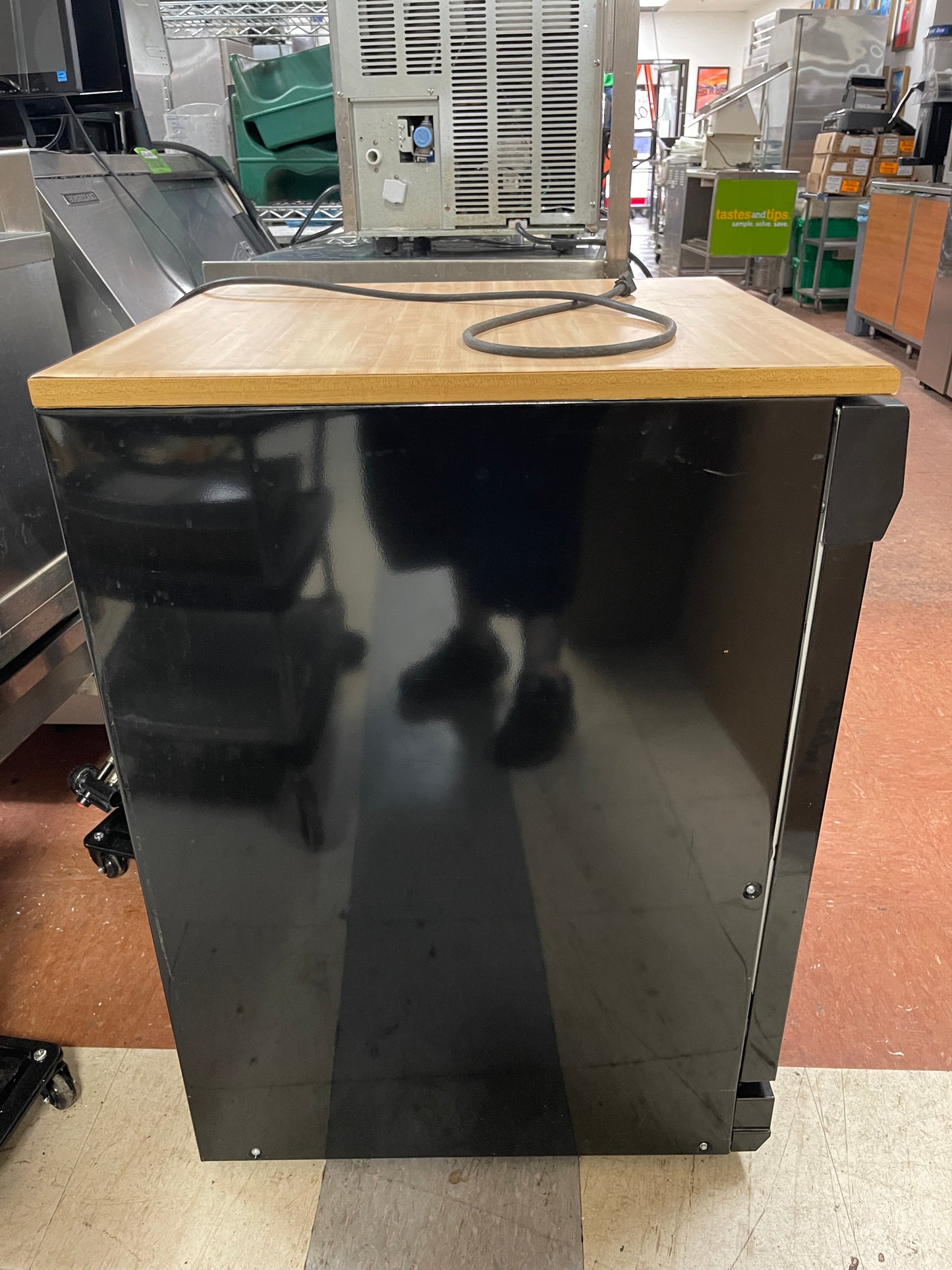 Used Whirlpool Heavy-Duty Portable Dishwasher with 1-Hour Wash Cycle 120V