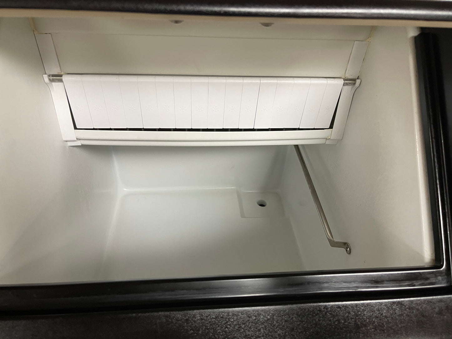 Used Berg BC-75 Stainless Self Contained Ice Machine 75lb per Day 120V