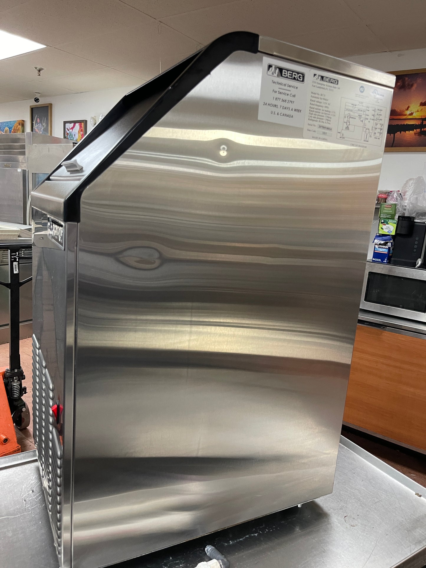 Used Berg BC-75 Stainless Self Contained Ice Machine 75lb per Day 120V