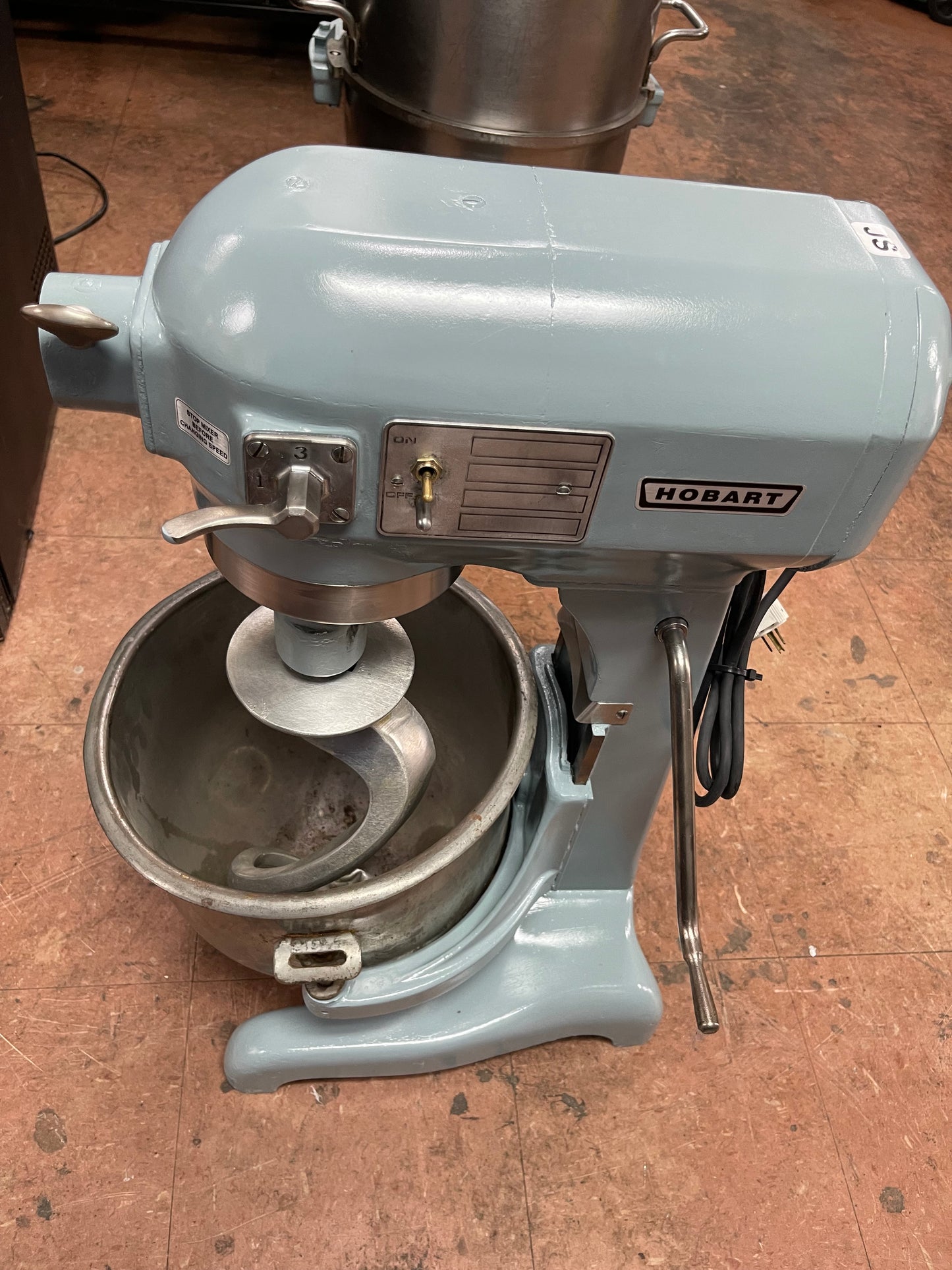 Used Hobart A-200 - 20 Quart Commercial Kitchen Stand Mixer 120V - JS