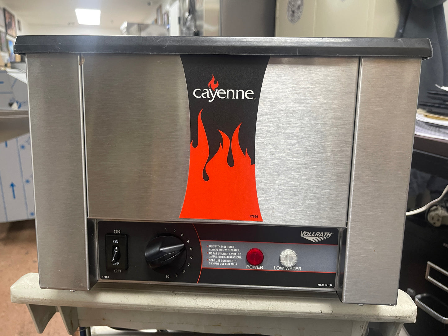 Used Vollrath T43R Heat 'n Serve 4/3 Size Countertop Food Warmer 120V 1600W - WO1