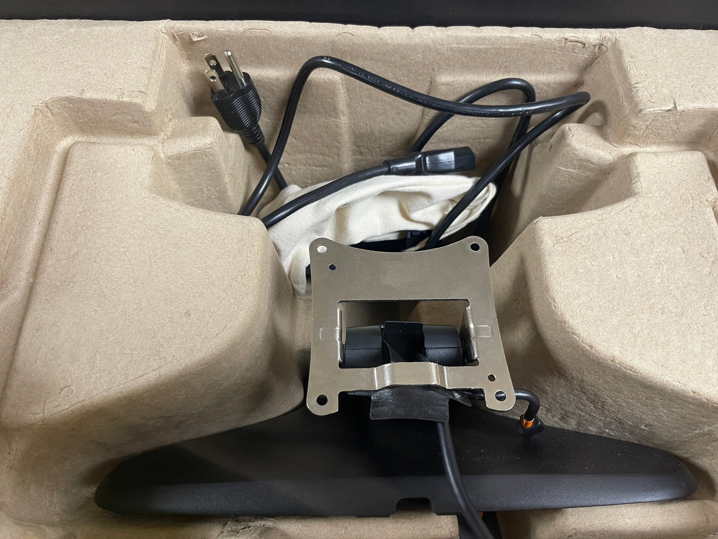 Used Toast TT203 POS Data Processing Machine with Card Reader - WO1