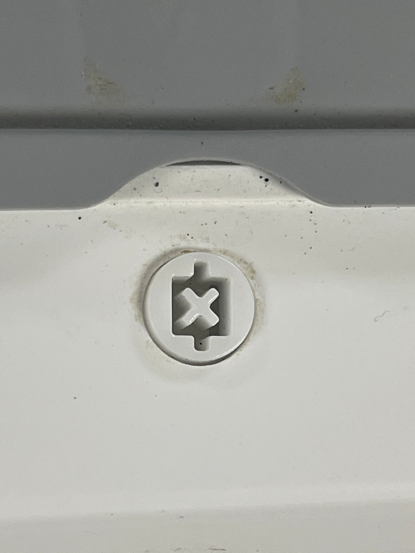 Used Sanis Traditional Double Roll Toilet Paper Dispenser Without Key - Coz