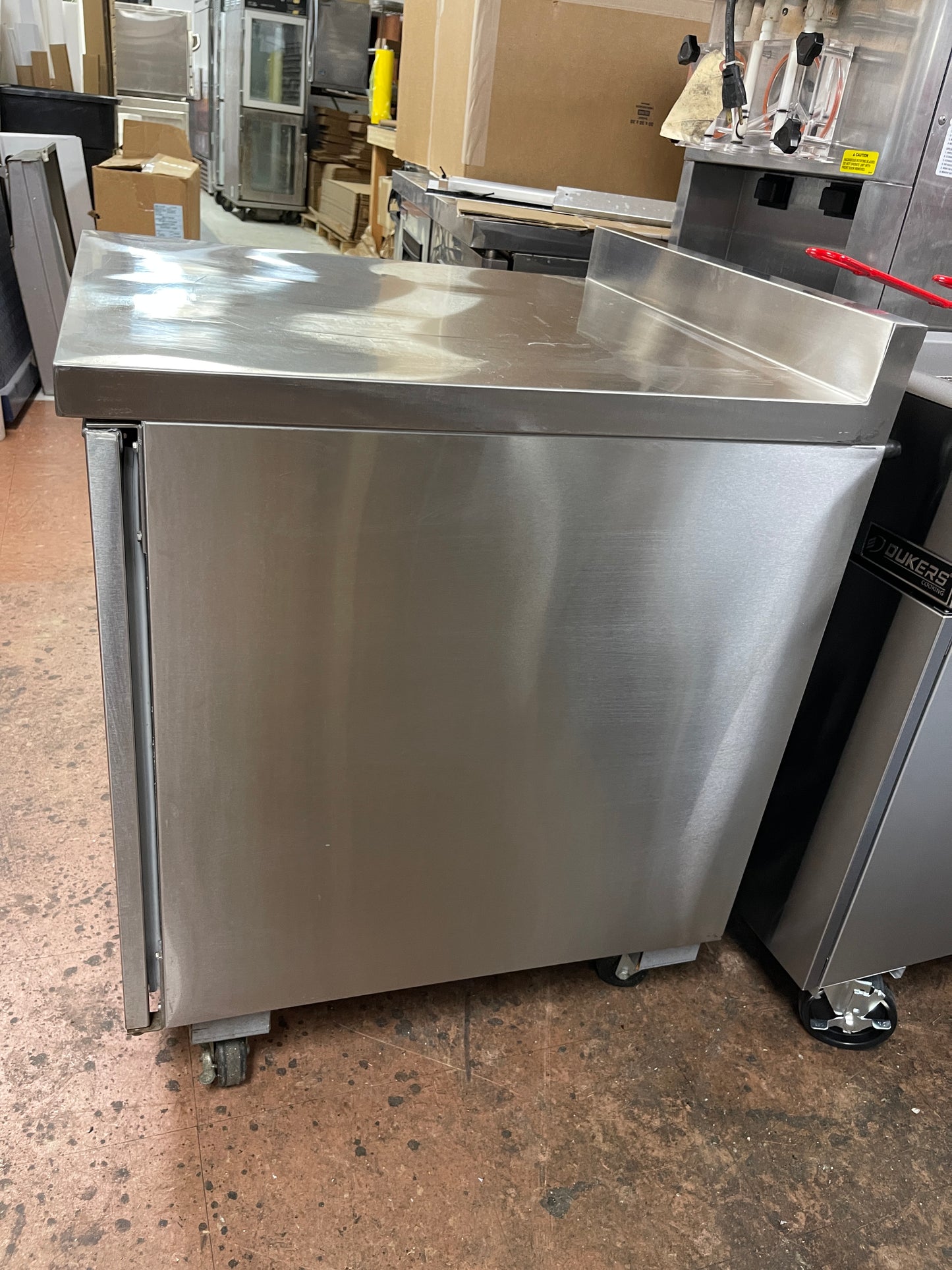 Used 27" Randell 9402-290 Work Top Refrigerator 5.7 cu ft 115V - JD