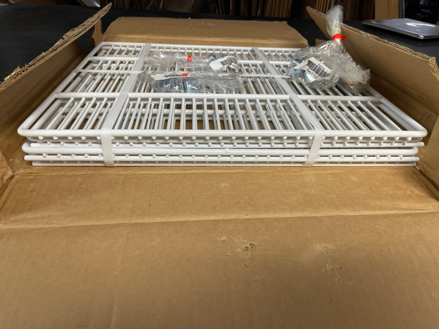 New 4 True GDM-07 White Coated Wire Shelves with Clips - 19 11/16" x 17"