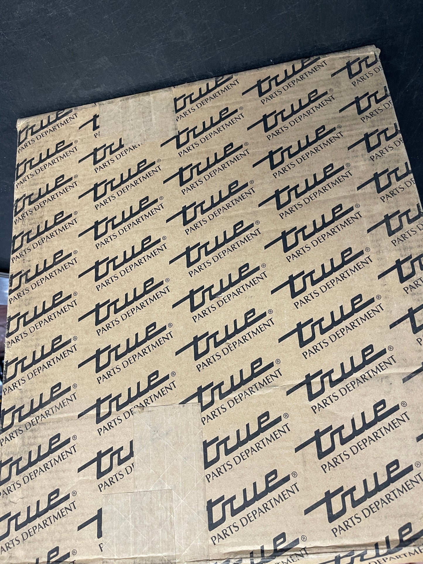 New 4 True GDM-07 White Coated Wire Shelves with Clips - 19 11/16" x 17"