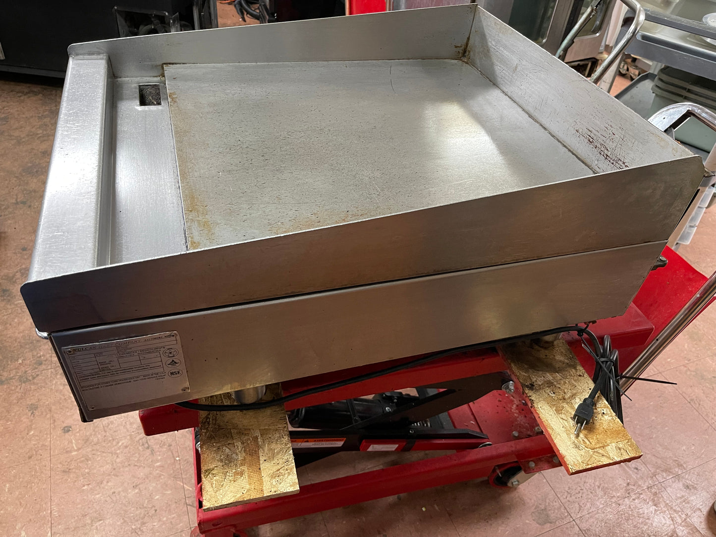 Used Vulcan 924RX-24 Natural Gas 24" Flat Top Griddle with Thermostatic Controls