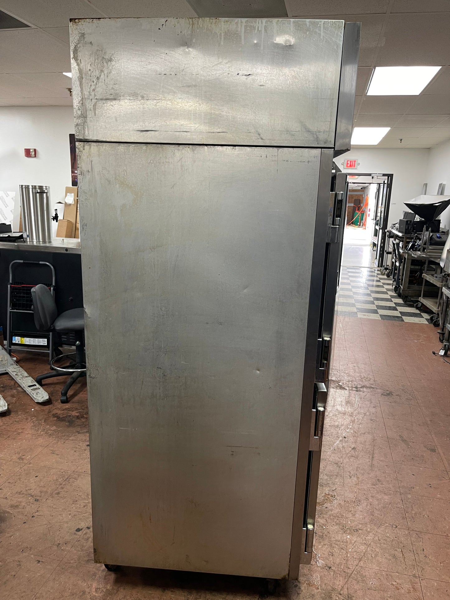 Used Victory FA-1D-S7-HD Commercial Split Solid Door Reach in Freezer 120V AS IS