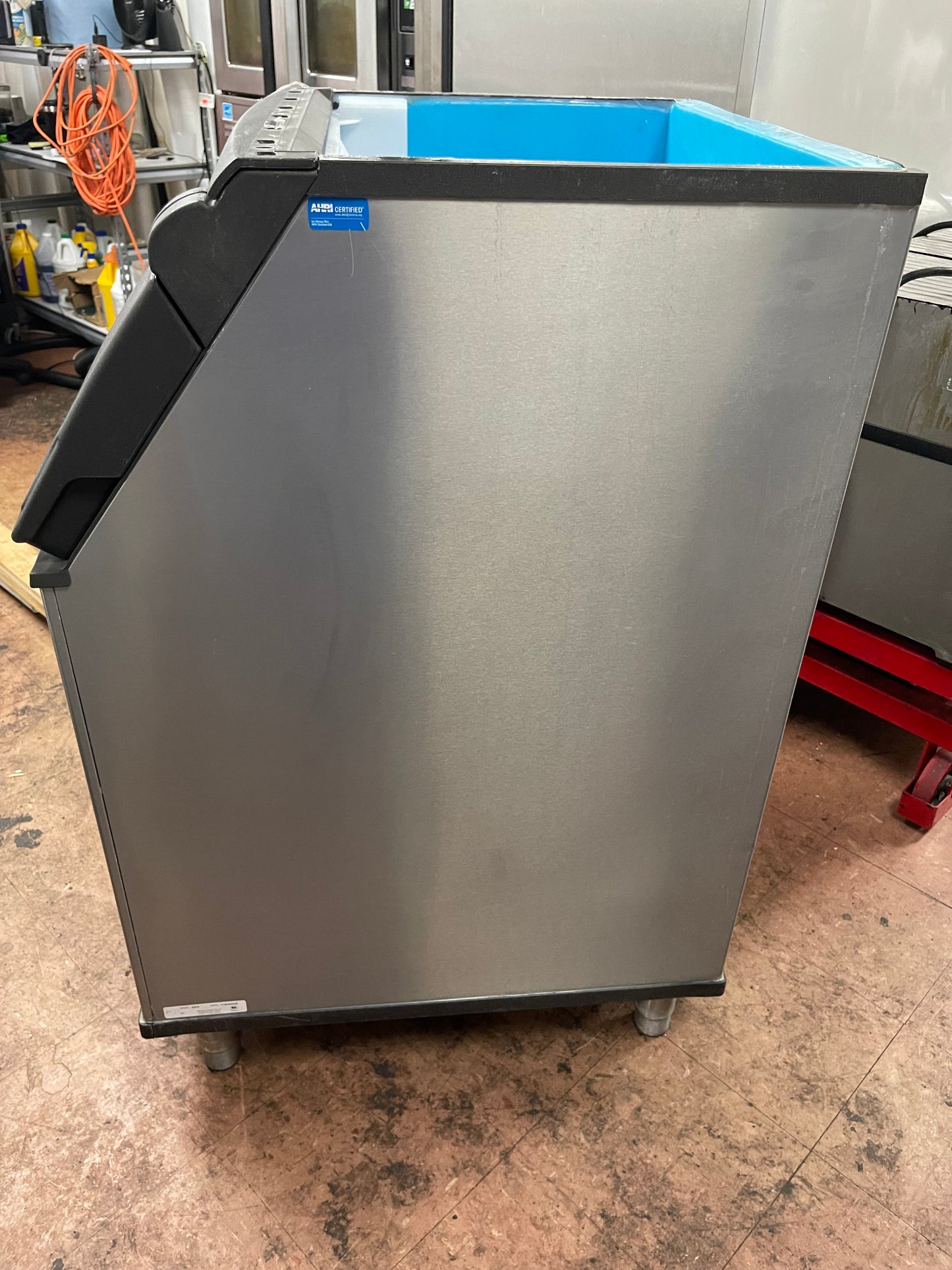 Used Manitowoc D570 30" Commercial Ice Machine Maker Bin - 532lbs - JS