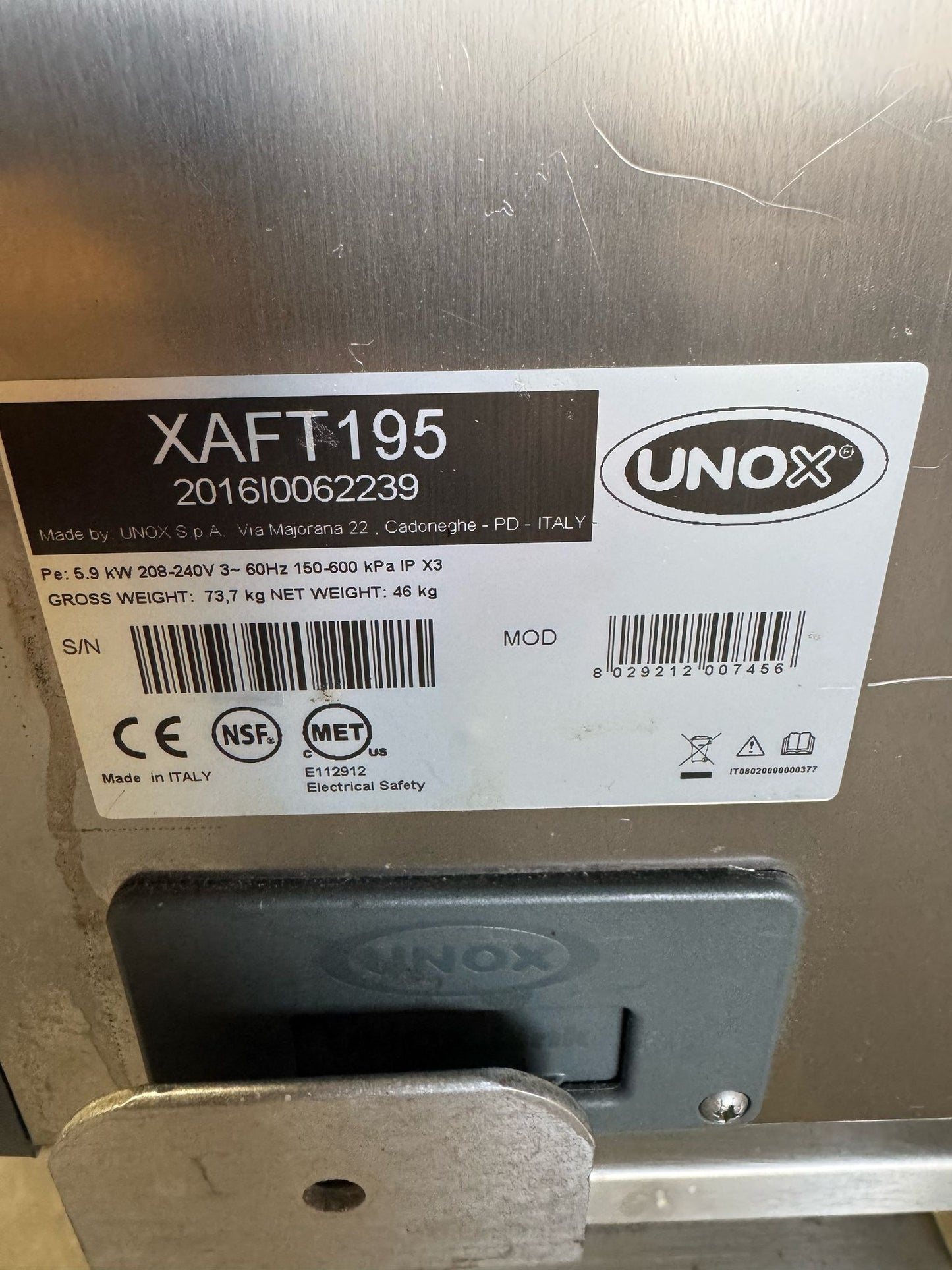 Used Cadco XAFT-195 Full-Size Rossella™ Digital Convection Oven with Steam and Stand 220V