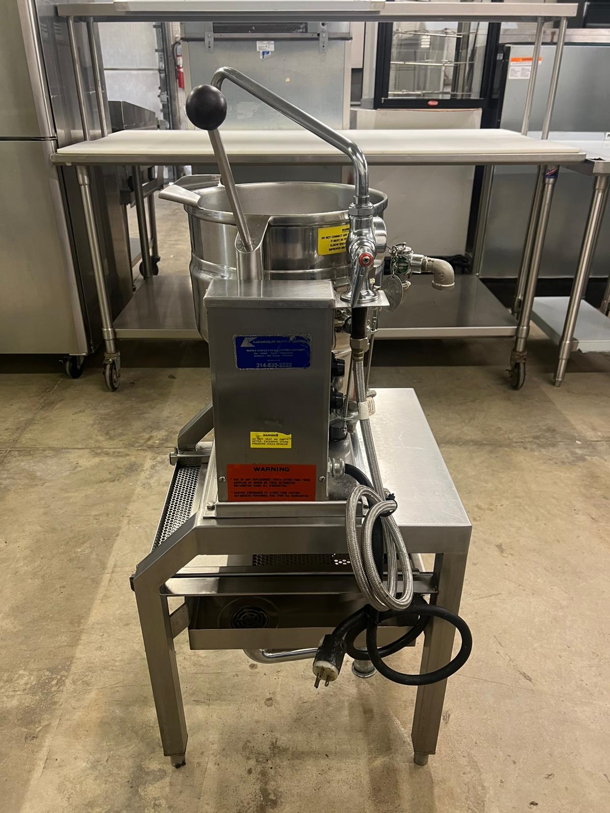 Used Groen TDB/6-10 Electric Steam Jacketed 10 Quart Kettle with Stand 208V