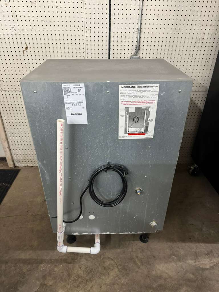 Used Scotsman AFE424A-1A Air Cooled Undercounter Flake Ice Machine 115V