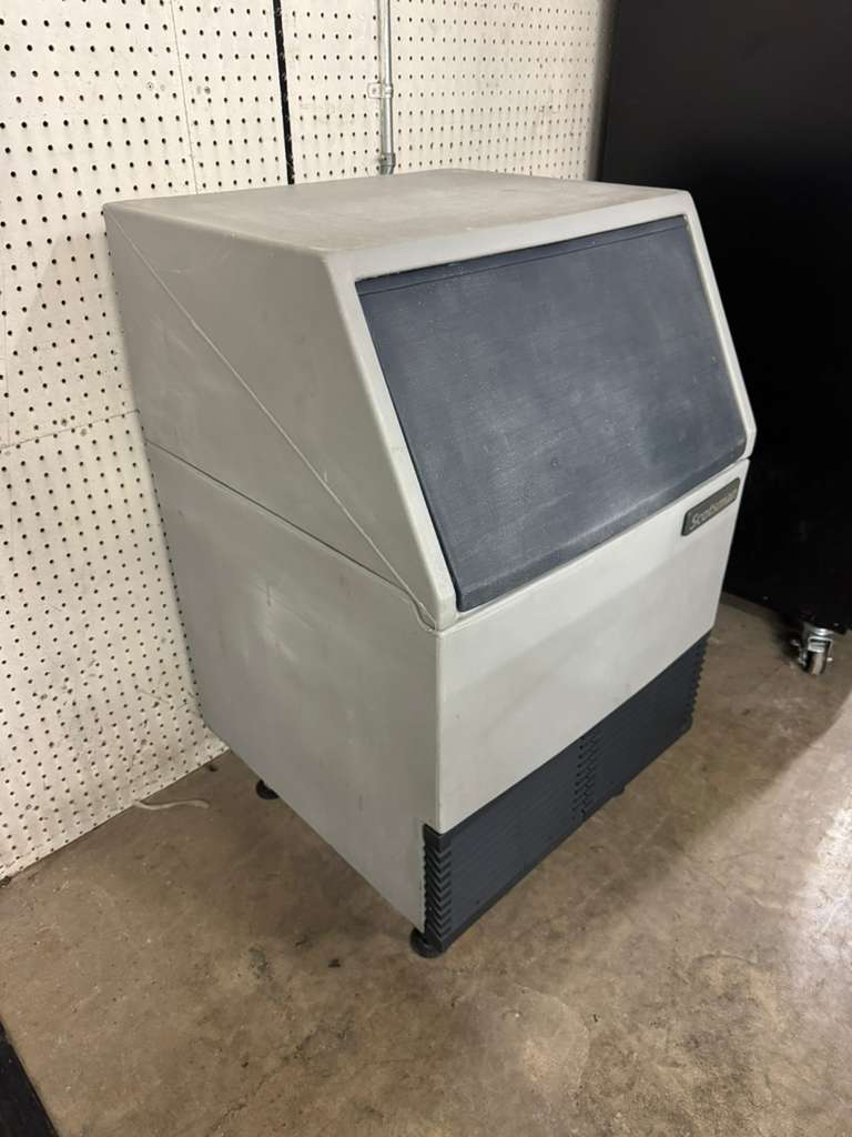 Used Scotsman AFE424A-1A Air Cooled Undercounter Flake Ice Machine 115V