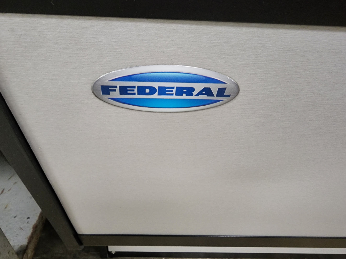 Used Federal Industries Elements Black 35" Air Curtain Grab & Go Merchandiser Display Case - 7.8 Cu. Ft. - Used